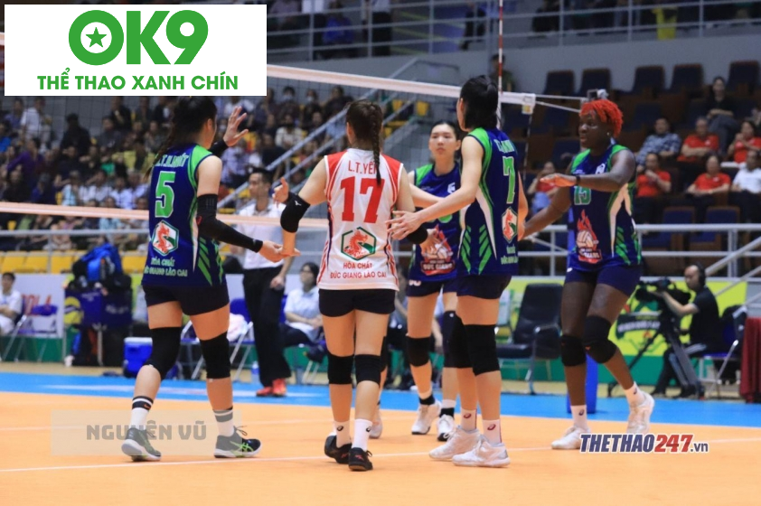 Cầu thủ Lào Cai phòng ngự Cầu thủ Lào Cai phòng ngự