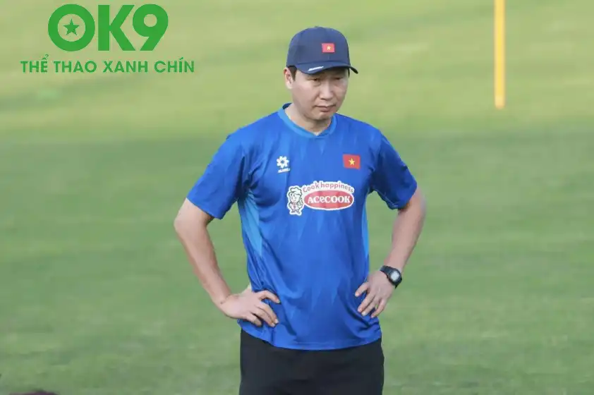 HLV Kim Sang Sik sẵn sàng trao cơ hội cho Đỗ Chung Nguyên